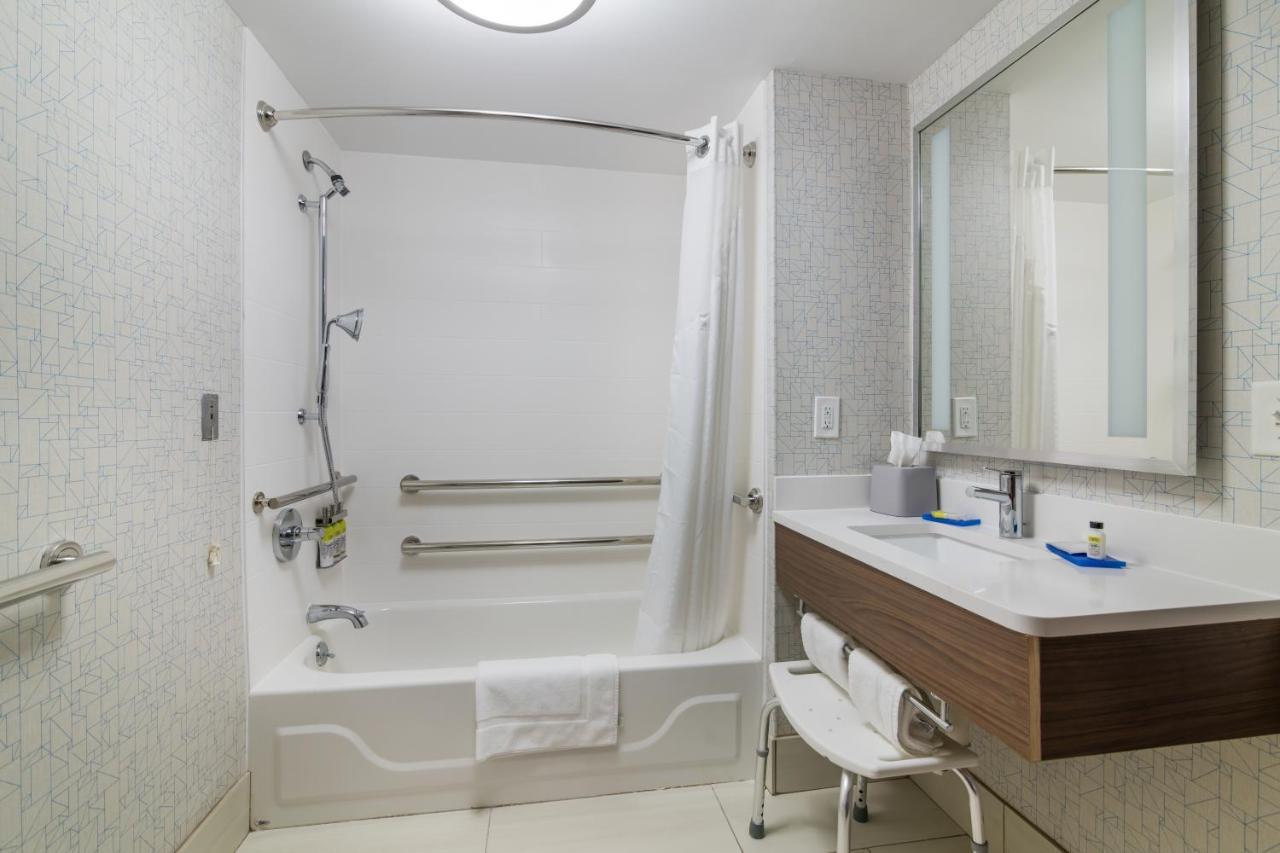 Holiday Inn Express - Plymouth By Ihg Luaran gambar